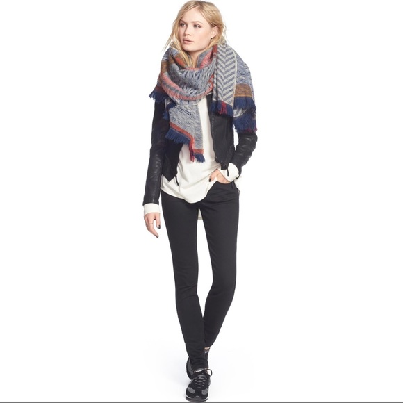 STS Blue Denim - NWT • STS Blue “Piper” Black Skinny Jeans • Women’s Size 6/Juniors Size 7 👖